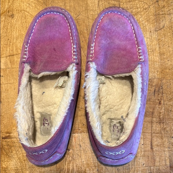 UGG Mauve Suede Moccasin Slippers - Picture 3 of 4